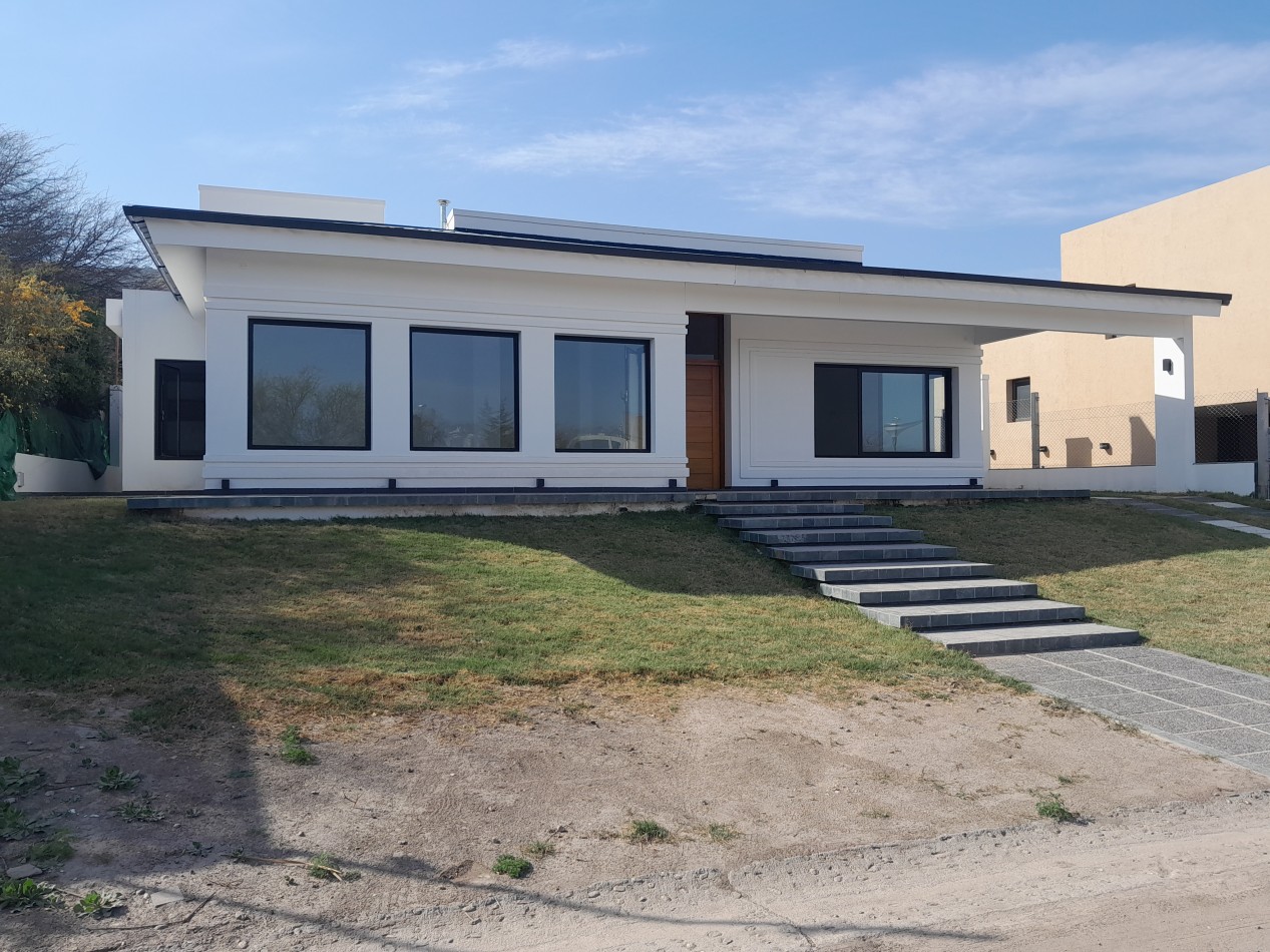 VENTA CASA CATEGORIA A ESTRENAR COUNTRY DORADO II