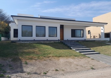 VENTA CASA CATEGORIA A ESTRENAR COUNTRY DORADO II